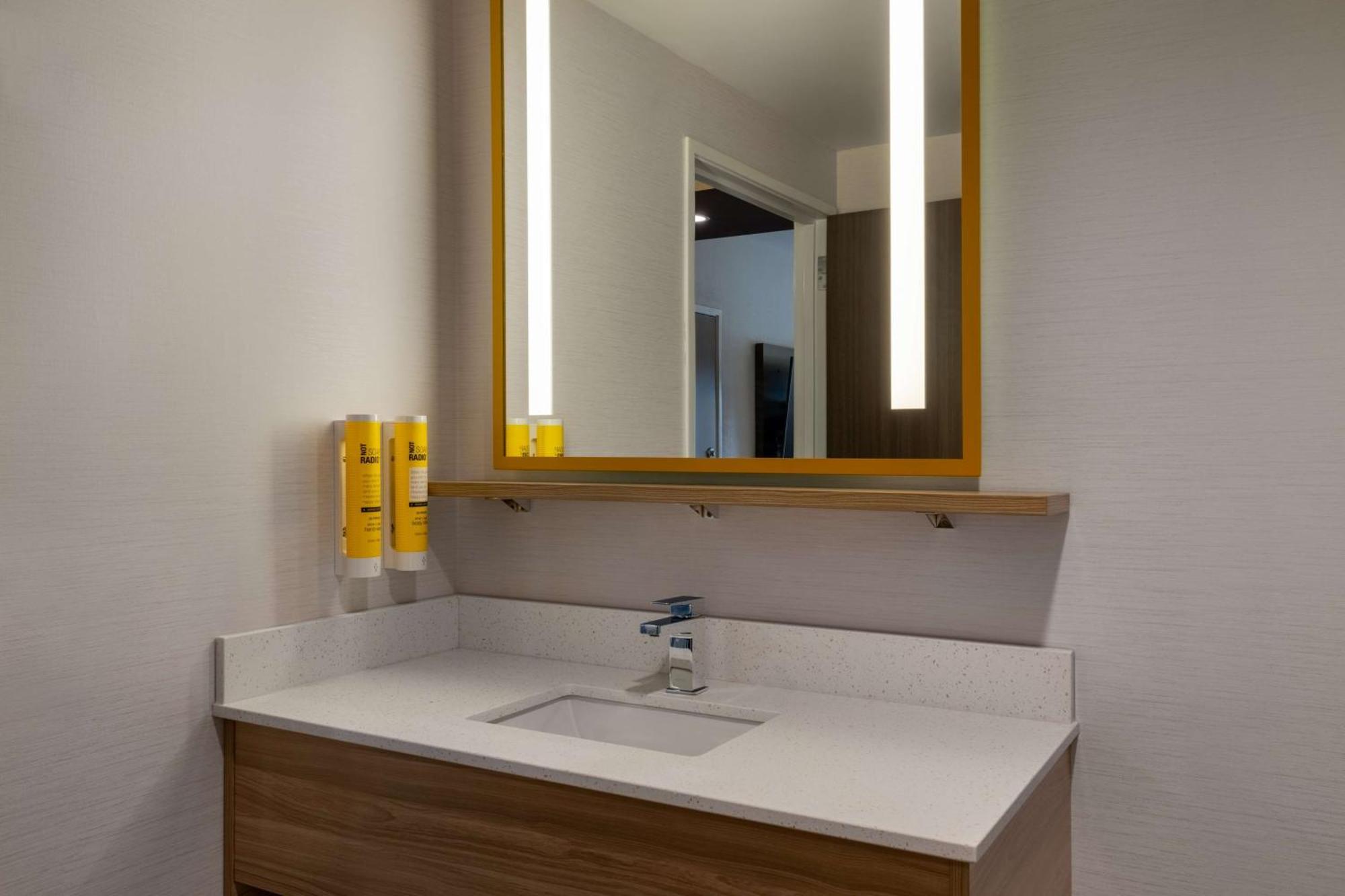 Tru By Hilton Ankeny Hotel Ngoại thất bức ảnh