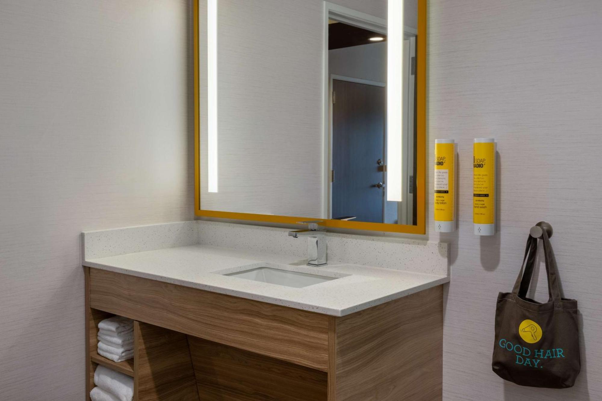 Tru By Hilton Ankeny Hotel Ngoại thất bức ảnh