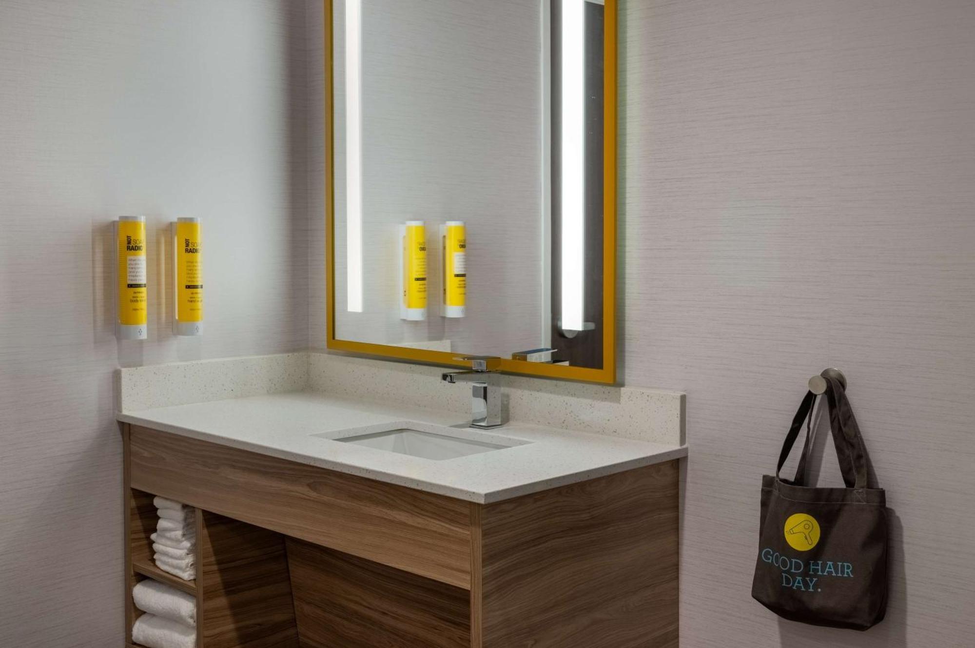 Tru By Hilton Ankeny Hotel Ngoại thất bức ảnh